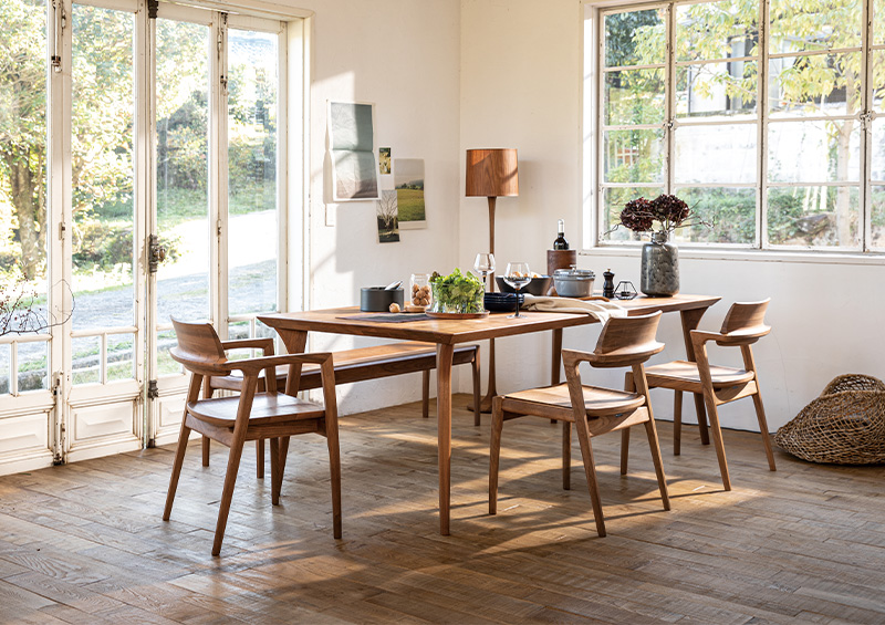 >冨士ファニチア