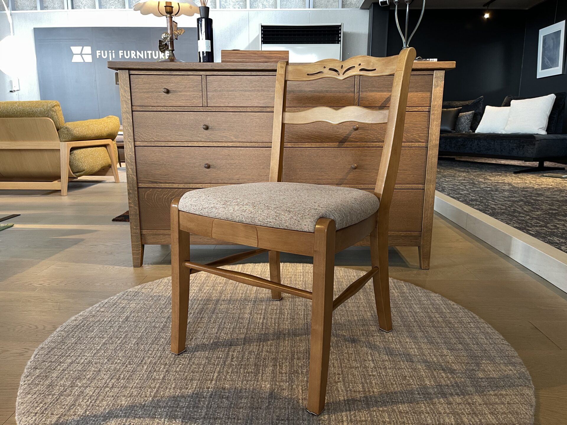 ダイニングチェア張り替えご依頼